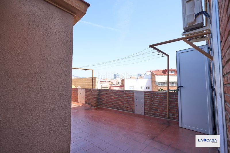 Foto 6cb7959e-7e9c-4449-bab1-0e7585f836e7. Pis amb calefacció a La Bordeta Barcelona