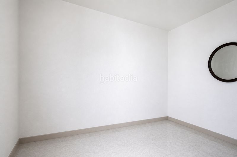 Foto c3e44c78-9e00-46c9-a1e7-e3c3240853f5. Pis a Canyelles Barcelona