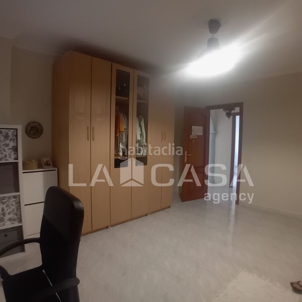 Foto 104612c9-7b05-4f15-ab87-f7b9a9a2b7f7. Casa amb aparcament a Barrios (Los)