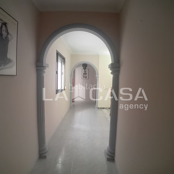 Foto 4fea789f-8285-4c89-9f02-22917f6b2ced. Casa amb aparcament a Barrios (Los)