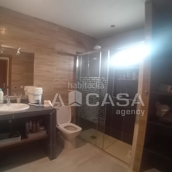 Foto 503c6742-6f50-4859-bc29-e05fe6a03f2e. Casa amb aparcament a Barrios (Los)