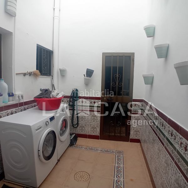 Foto a80b812d-0be7-4ddb-a447-b91ca8b03ddd. Casa amb aparcament a Barrios (Los)