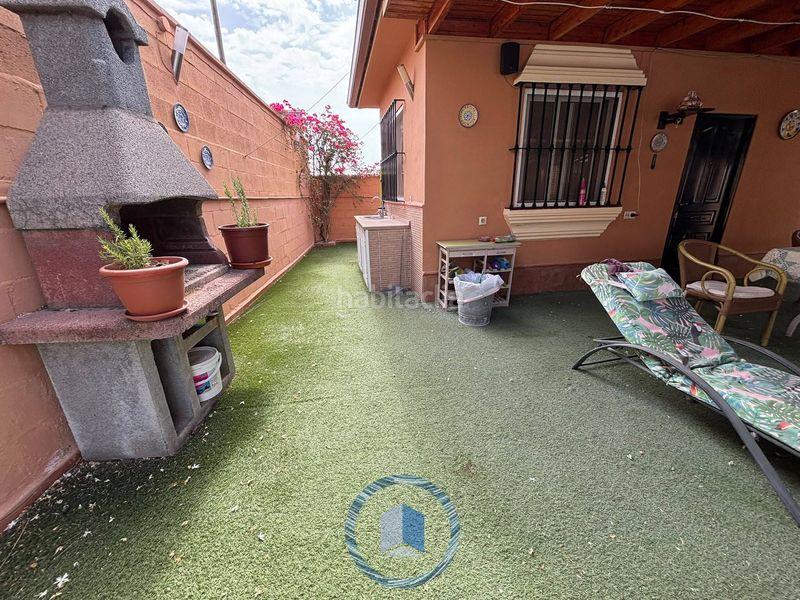 Foto b79721c7-3947-45f8-8092-56574fee3345. Chalet en Entrenúcleos Dos Hermanas
