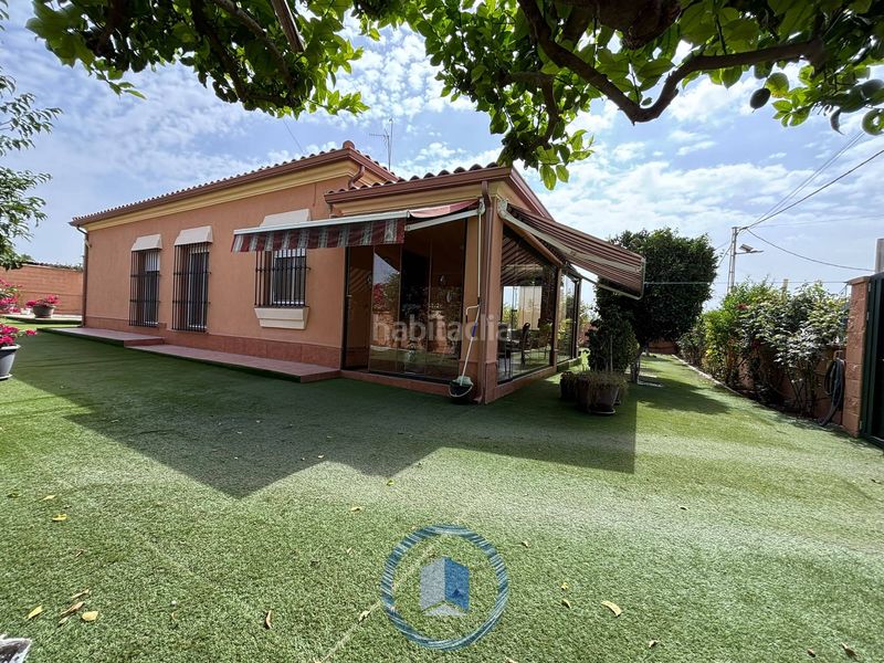 Foto c74af6ff-0ece-4ade-b495-e0fce943aad5. Chalet en Entrenúcleos Dos Hermanas