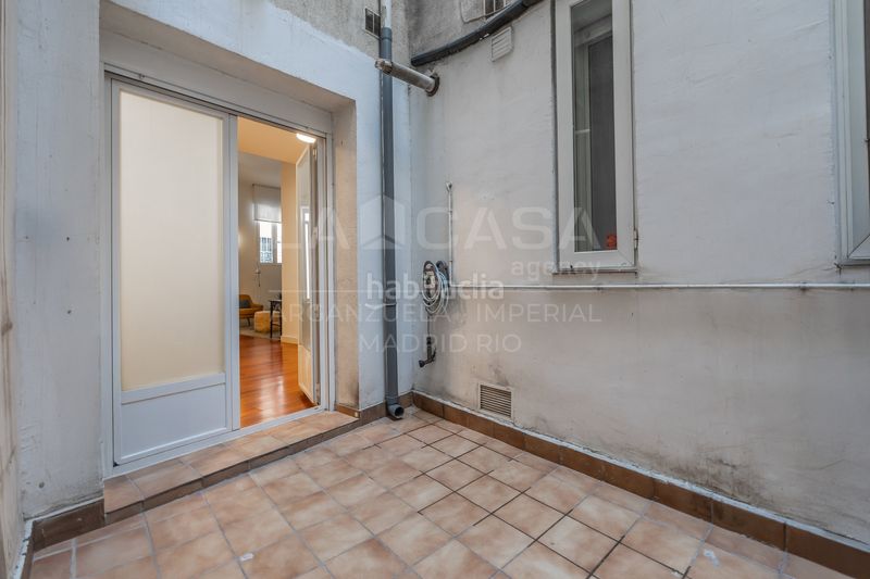 Foto 02d43484-6e6a-4923-8bc6-a111dc7de9de. Planta baixa amb calefacció a Imperial Madrid