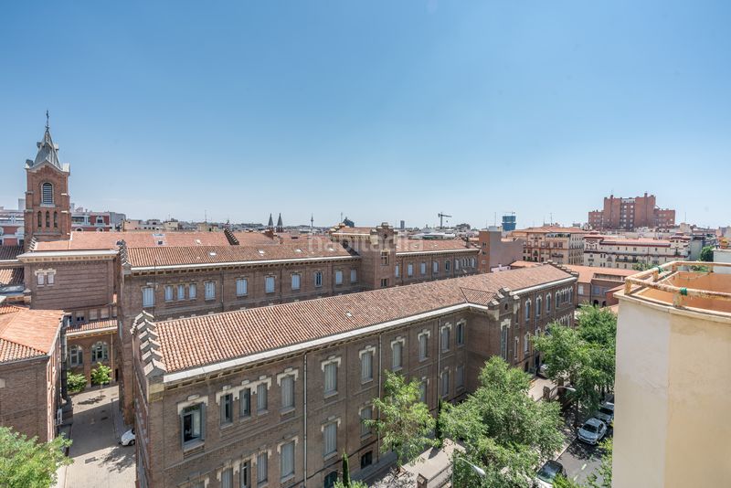 Foto 0416cb81-b963-4d94-bcea-219e3fcd1da5. Pis amb aparcament a Almagro Madrid