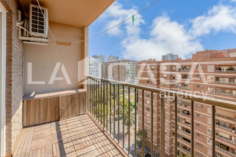 Foto ddf98a46-158a-4fd2-bc2d-bfb1a2607739. Pis a L´Amistat Valencia