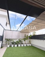 Casa adossada a Entrenúcleos