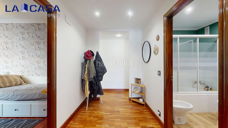 Foto ec17b2b7-dacd-42fa-a382-795b92588ea0. Etagenwohnung mit heizung parking in Erandio