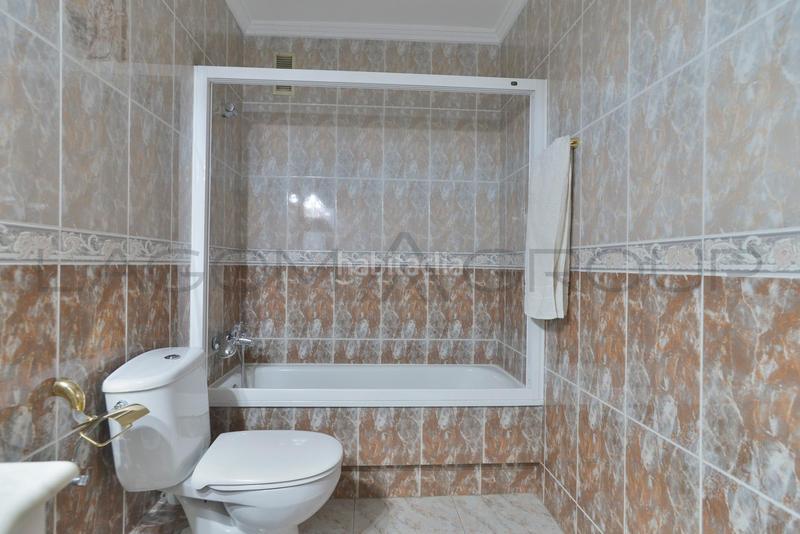 Foto 74344583-f97e-4f2b-8fb6-a76769b991a8. Casa a schiera con riscaldamento parcheggio in Abrera