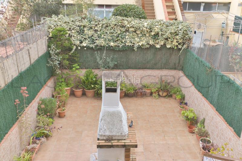 Foto cdcf1132-3bc6-418c-a82d-c6158426ddb1. Casa a schiera con riscaldamento parcheggio in Abrera