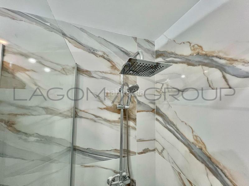 Foto 1fab2378-87c9-4b54-bfc6-bc346bad7272. Local comercial en Guinardó Barcelona