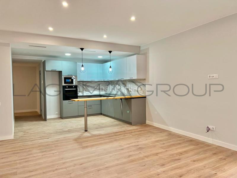 Foto 3ac240f1-bfee-465e-8b55-d2be4a3ad86b. Local comercial en Guinardó Barcelona