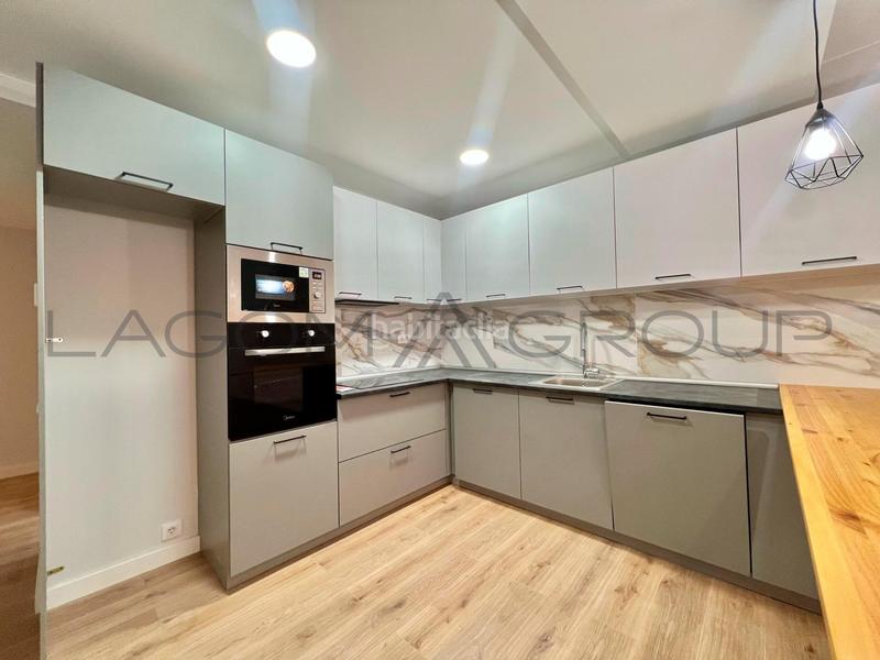 Foto 3b5ddbcd-9723-4e7e-ba88-93e98f3daf95. Local comercial en Guinardó Barcelona