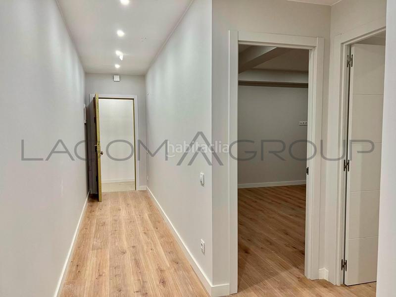 Foto 745631d5-c33d-40f1-9b76-42f83a59759d. Local comercial en Guinardó Barcelona