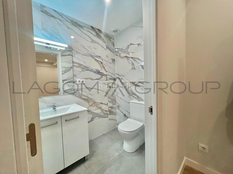 Foto b59ee407-df82-434e-bc94-1cb2bde5ff16. Local comercial en Guinardó Barcelona