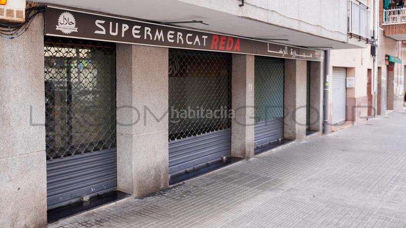 Foto 082b9a2a-fbbf-424d-899e-353a00905893. Local comercial  al lado del bus en Viladecans