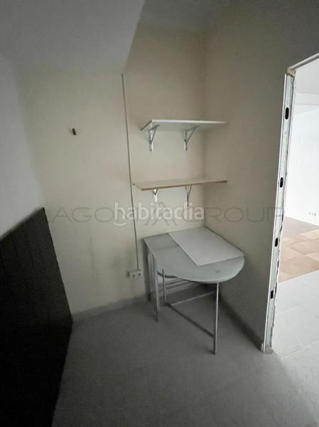 Foto 5a03aeaf-23f4-4ed9-b7ea-8f52b747e534. Local comercial  al lado del bus en Viladecans