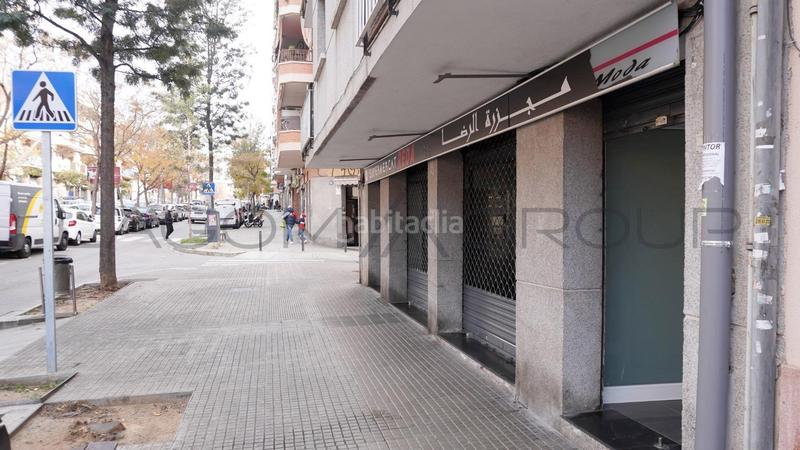 Foto 66109992-9574-4c67-8dbc-f063fe72c296. Local comercial  al lado del bus en Viladecans