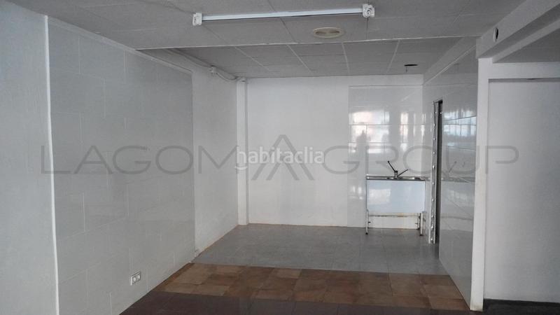 Foto aa208adb-237d-4612-86d9-76b47f103fbf. Local comercial  al lado del bus en Viladecans