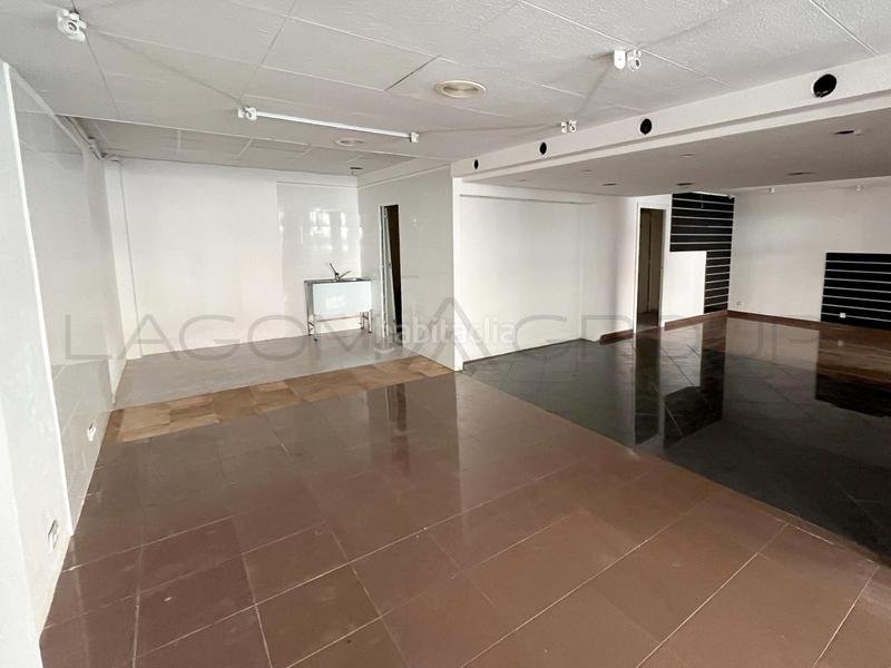 Foto afafe4fc-9bcf-44ed-8909-f340d7980336. Local comercial  al lado del bus en Viladecans