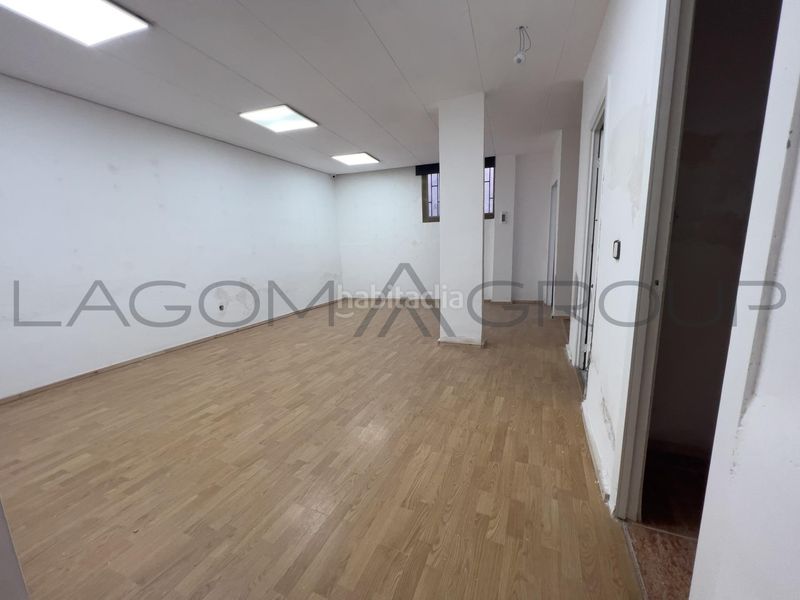 Foto d058dbb1-3f4b-401d-b01a-fb220f392795. Local comercial a Centre Viladecans