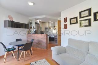 Flat in Can Toni. Existe, encantador, clido y moderno piso costero