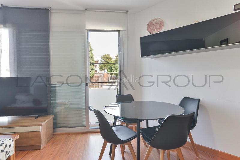 Foto 04e2e566-9922-4cb7-ad05-ed3bdb9f483a. Piso existe, encantador, cálido y moderno piso costero en Cunit