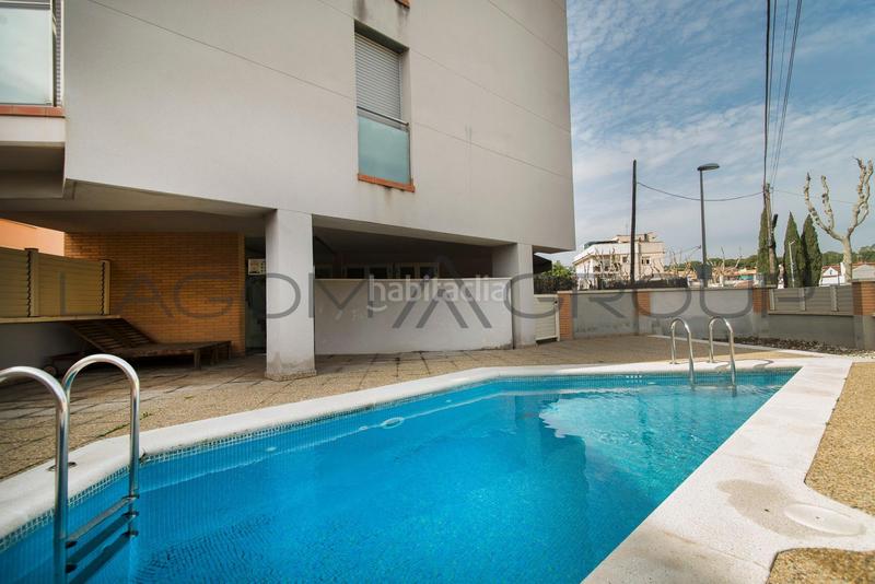 Foto 246ecd87-155b-4248-9999-76374793f0ba. Piso existe, encantador, cálido y moderno piso costero en Cunit