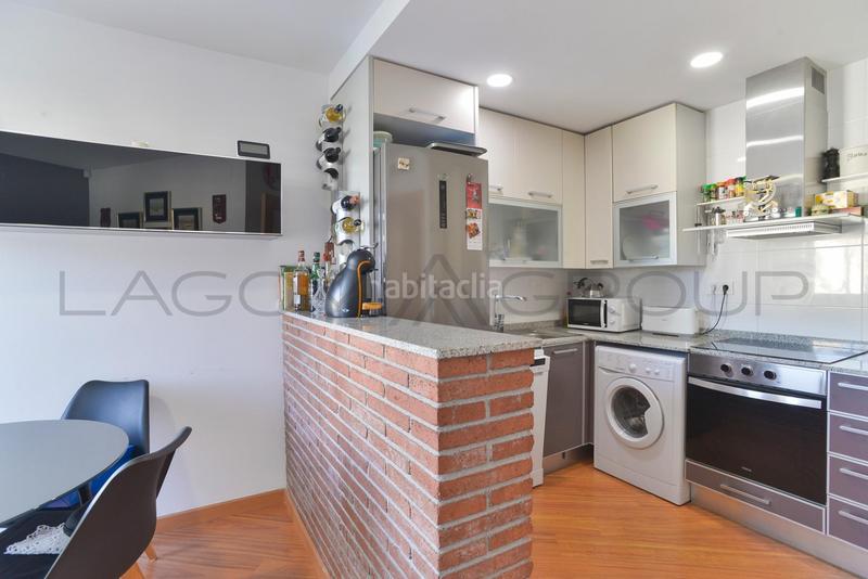 Foto 44a0b3ef-7128-4b3b-bb8e-9bf82ffce3c5. Piso existe, encantador, cálido y moderno piso costero en Cunit