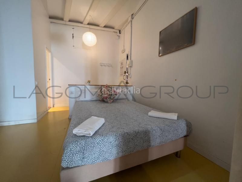 Foto 98d7c0a6-5049-4745-87e9-f05784e386e2. Piso una joya urbana con licencia turistica en Raval Barcelona