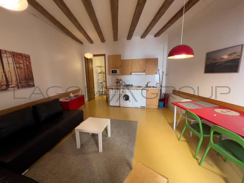 Foto e219e4c8-1c9f-4492-895d-9c7ec5c8265b. Piso una joya urbana con licencia turistica en Raval Barcelona