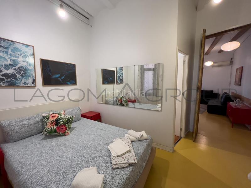 Foto f54c6a69-fff2-49f5-9e13-052a3f22829a. Piso una joya urbana con licencia turistica en Raval Barcelona