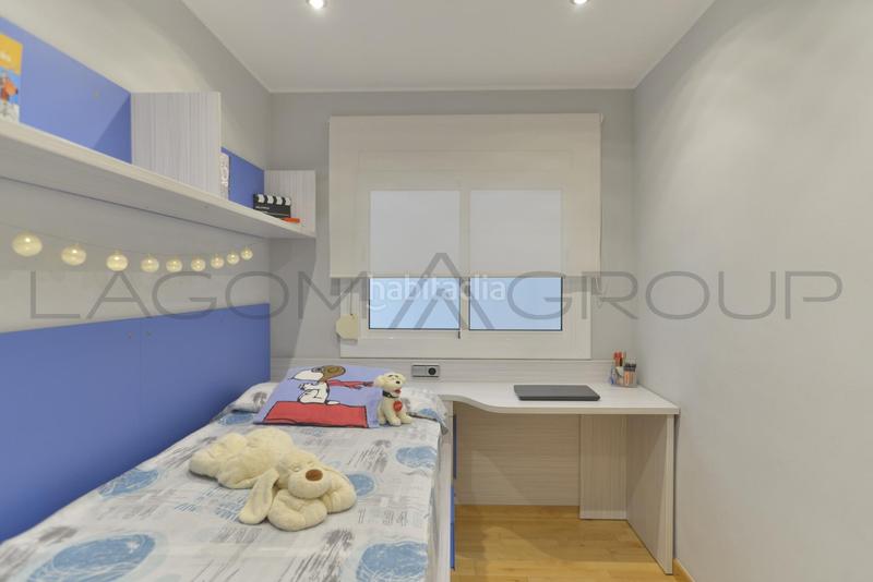 Foto 78dfbfda-89b2-44a1-9fff-c3792e8b78ce. Piso  reformado con 4 habitaciones en zona amat targa en Viladecans