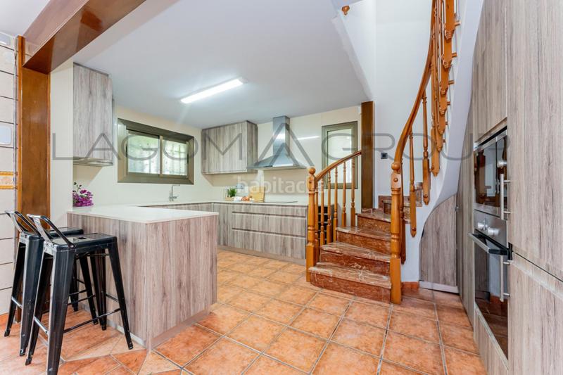 Foto 269b1279-9a21-4fe7-bbf4-a5ad651ecf5a. Maison avec parking dans Torrent Ballester Viladecans