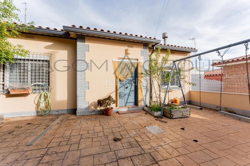 Foto 4c9cc51f-49ed-45d1-8884-4f1d28f4a3ba. Maison avec parking dans Torrent Ballester Viladecans