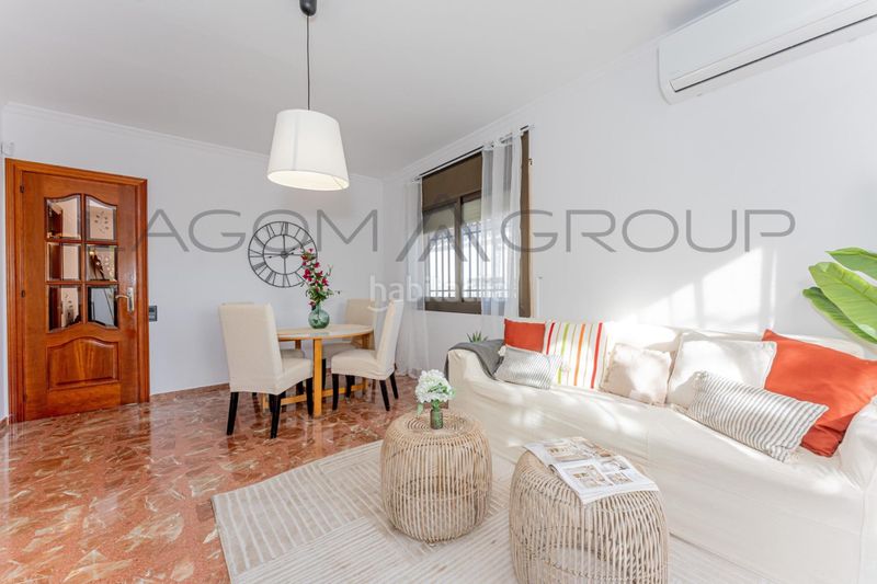 Foto 826f0078-798d-4233-a6b9-0d2d5066ca28. Casa amb calefacció aparcament a Torrent Ballester Viladecans