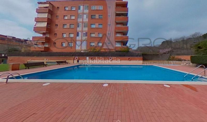 Foto 3a308445-6de7-47f8-b14d-d2b399b0df52. Pis amb calefacció aparcament piscina a Torrent Ballester Viladecans