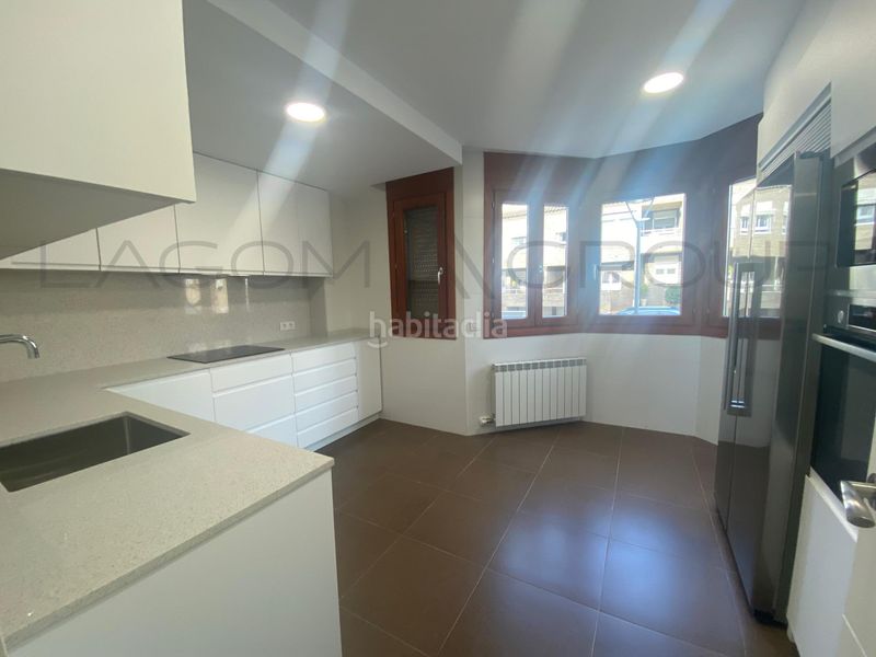 Foto 349514f3-0170-4962-b5a2-49ff2c3dc835. Casa amb aparcament a Torrefarrera