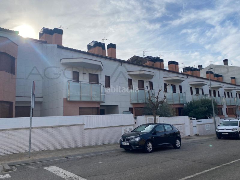 Foto aaee04c4-ba8e-4425-94e9-06b00451d2f1. Casa amb aparcament a Torrefarrera