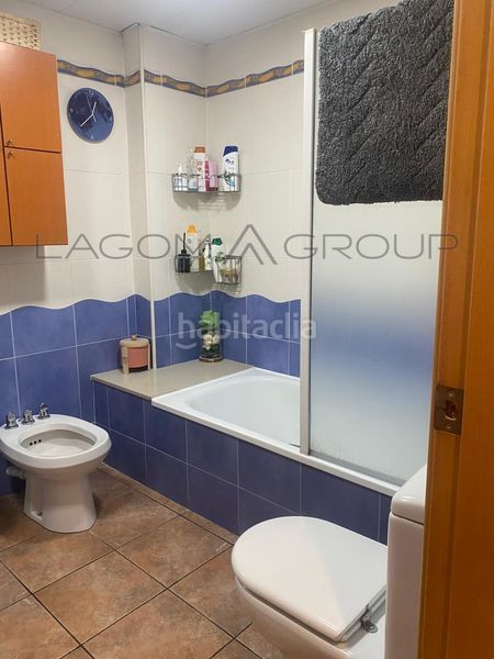Foto 81dd4960-99f6-4ee7-889f-f18bfa04d43d. Duplex with heating parking in Can Clos-Pinetons Ripollet