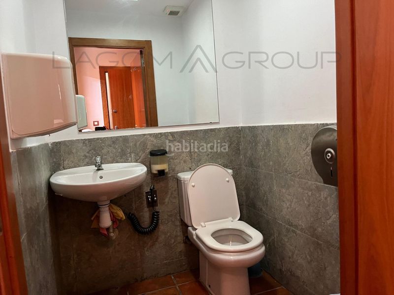 Foto 4546556f-5408-42f5-985a-143fa0802464. Local comercial a La Roureda Viladecans