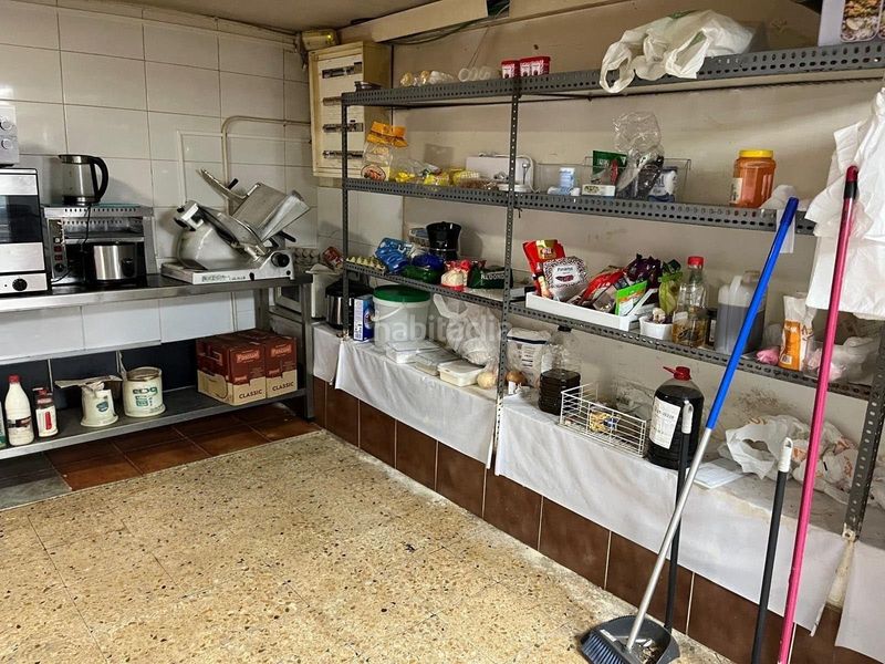 Foto dc276cee-8f1f-4fa9-8ba5-73315a9917c7. Local comercial a La Roureda Viladecans