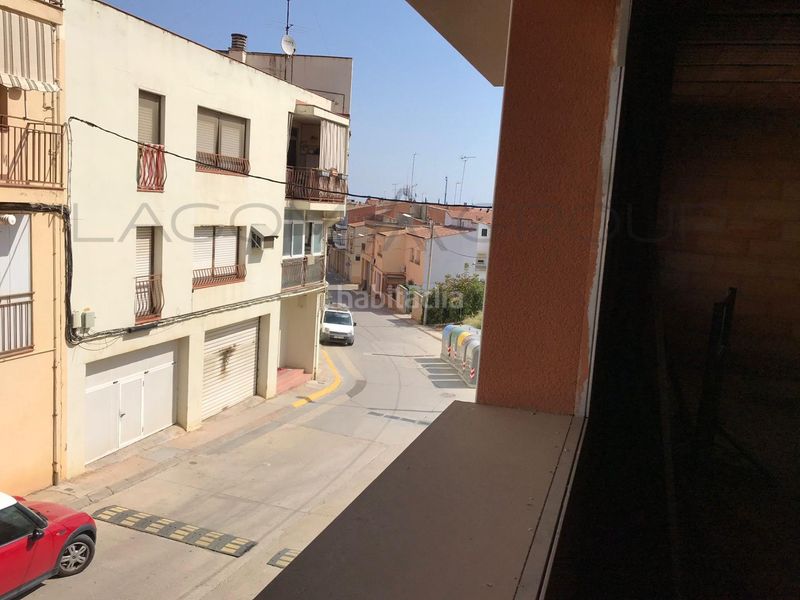 Foto 48f5e3ca-8eef-45f9-a8f9-c1866c95f94d. Casa adossada amb aparcament a Rosselló