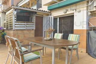 Piso en Diagonal-Colomeres. Piso de 80 m2 con espectacular terraza de 65m2, parking y traste