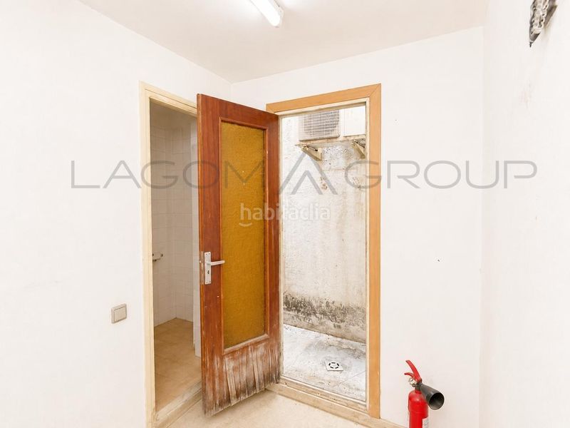 Foto 44b173e4-0272-4ff4-b300-f2e4f96e27f8. Local comercial a Centre Castelldefels
