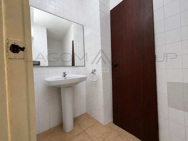 Foto b1288a95-6b46-4946-91df-062fae5f8e76. Local comercial a Centre Castelldefels