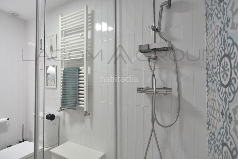 Foto b3ebfdb1-9dc1-4eca-b6b3-d2af51a5de70. Dúplex amb calefacció aparcament piscina a Torre-roja-Campreciós Viladecans