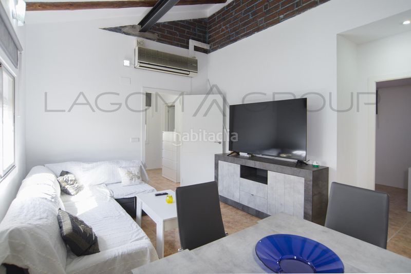 Foto 0f66596b-f11b-4d29-9d38-829d3a3b8515. Casa amb aparcament a Torrent Ballester Viladecans