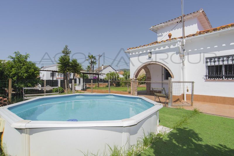 Foto 8ad3700a-56a3-47be-9257-c18434b88c93. Casa amb aparcament a Torrent Ballester Viladecans